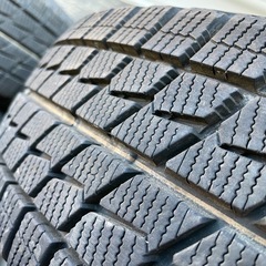 スタッドレスタイヤの画像