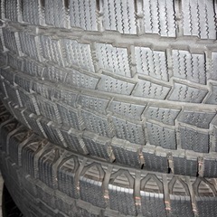 ハイエース　スタッドレスタイヤの画像