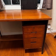 【差し上げます】パソコンデスクの画像