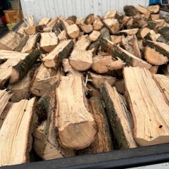 ナラ薪未乾燥、1台価格5000円、台数限りありますの画像