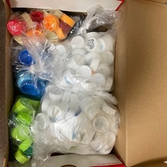 値下げしました‼️ペットボトルキャップ　200個　工作などにいかがでしょうか？？の画像