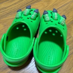 クロックス ベビー 怪獣の足の画像