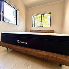 ベッドフレーム（クィーンサイズ）をお譲りします！  の画像