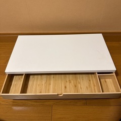 IKEA パソコン台の画像