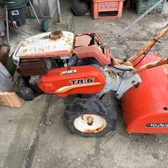 クボタ耕運機の画像