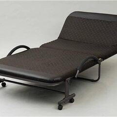 折りたたみベッド の画像