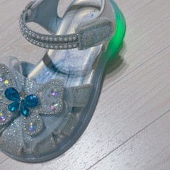 子供光るシューズ/サンダル16cmの画像