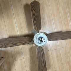 中古品　シーリングファンライト 木目調 4枚羽 天井照明 シーリングライトの画像