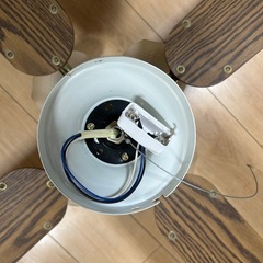 中古品　シーリングファンライト 木目調 4枚羽 天井照明 シーリングライトの画像