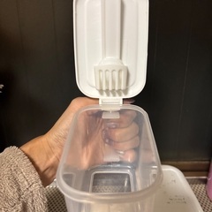 塩と砂糖入れの画像