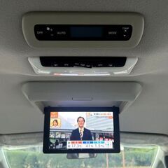 セレナ【パワフル4WD】C27系/特別モデル★ハイウェイスター4WD★本車検フルR9年12月迄・フリップダウンモニター・フルセグTV・Bluetooth・Bカメラの画像