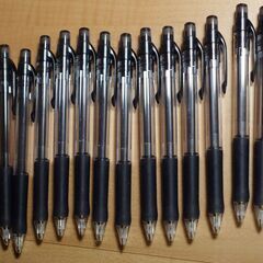 筆記用具いろいろ（シャープ・ボールペン・シャープ芯・ペグシル）の画像