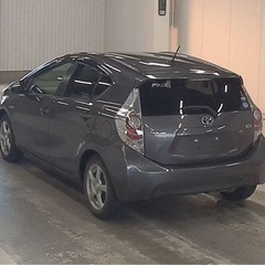 アクア 年式：2012年 走行距離：88,000km グレード：S カラー：グレー 車検：2年 パワーステアリング パワーウィンドウ ナビ、TV、バックカメラ Bluetooth等 キズ・ヘコミなし 洗車済み、新車  定価：400,000円の画像