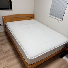 ダブルベットとマットレスの画像