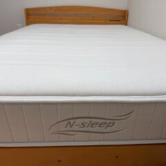 ダブルベットとマットレスの画像