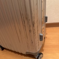 スーツケースシルバー【キズ、汚れあり】の画像
