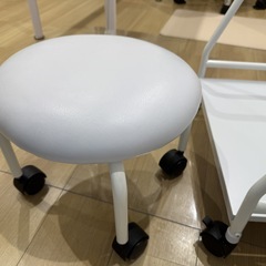 ネイルサロン向け フットネイル用ペディ台とスモールスツール（引取限定）の画像