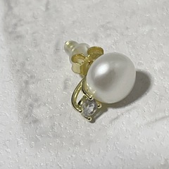 【新品未使用】シルバー925 KRKC  天然淡水パール ピアス 両耳 金属アレルギー対応 幸運迎えシリーズ 大きめの画像