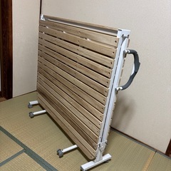 【引取限定】折りたたみベッドの画像