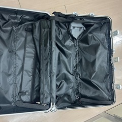 スーツケースの画像