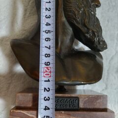 ブロンズ像(ポセイドン像)の画像