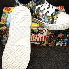 マーベル スニーカーの画像