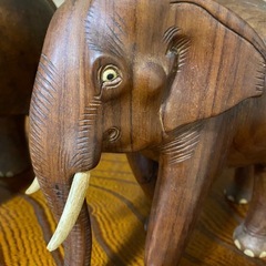 象の親子木製置物の画像