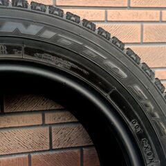 【引き取り限定】　冬用タイヤ「スタッドレス」2本組【普通自動車・ミニバンなど】★NITTO SN2  STUDDLESSの画像