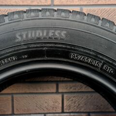 【引き取り限定】　冬用タイヤ「スタッドレス」2本組【普通自動車・ミニバンなど】★NITTO SN2  STUDDLESSの画像