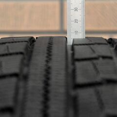 【引き取り限定】　冬用タイヤ「スタッドレス」2本組【普通自動車・ミニバンなど】★NITTO SN2  STUDDLESSの画像