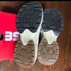  コンバース スニーカー　ブラック 23.5cm 美品の画像