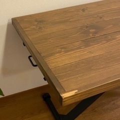 オシャレな昇降式テーブルの画像