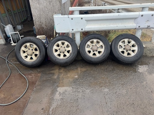 超バリ目DUNLOP WINTERMAXX03 215/70r15