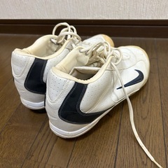 野球スパイクの画像