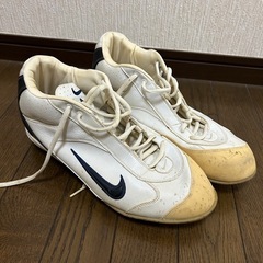野球スパイクの画像