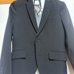 子供スーツセットの画像