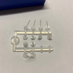 透明ピアスの画像