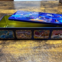 ディズニーリゾート缶2つの画像