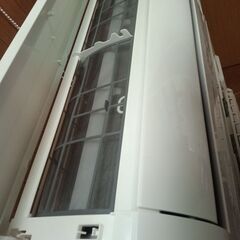 安心の電気工事士がお伺い致します！超高年式2024年製！人気の6畳用！一ランク上の機種！！取り付け工事付き！取外し工事無料！保証付き！配送込み♪エリア限定の画像