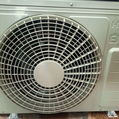 安心の電気工事士がお伺い致します！超高年式2024年製！人気の6畳用！一ランク上の機種！！取り付け工事付き！取外し工事無料！保証付き！配送込み♪エリア限定の画像