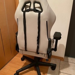 【お取引き中】【Dowinx】（訳アリ）ゲーミングチェアの画像