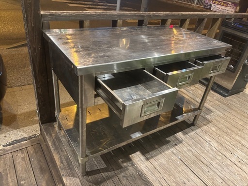 ステンレステーブル引き出し有