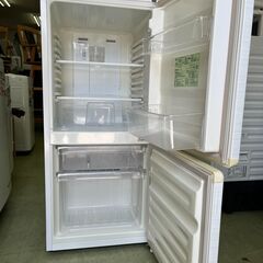【リサイクルショップ ピカソ 小松原】🧊✨U-ing（ユーイング） ノンフロン冷凍冷蔵庫 UR-F110H ／2016年製 ／110L（冷蔵70L＋冷凍40L）✨🎉★8467★の画像