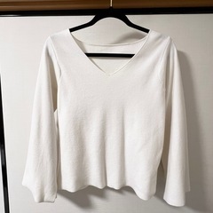 Vネック長袖トップス Mサイズの画像