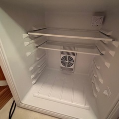 29日まで更に値引引き渡し　コンパクト冷蔵庫 強化ガラス棚　引越しの為29日までの画像