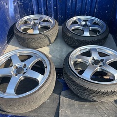 ファイナリスト？ひっぱりタイヤ 17インチ　タイヤホイールセット