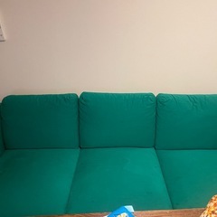 IKEA三人がけソファーの画像
