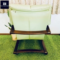 ✅美品 富士ファニチア キャスター付き レザー リクライニングチェア アームチェアの画像