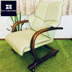 ✅美品 富士ファニチア キャスター付き レザー リクライニングチェア アームチェアの画像