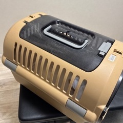 犬のクレート　ペットキャリーMの画像